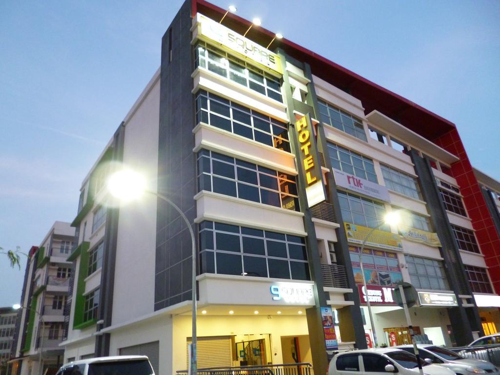 9 Square Hotel - Bangi Buitenkant foto