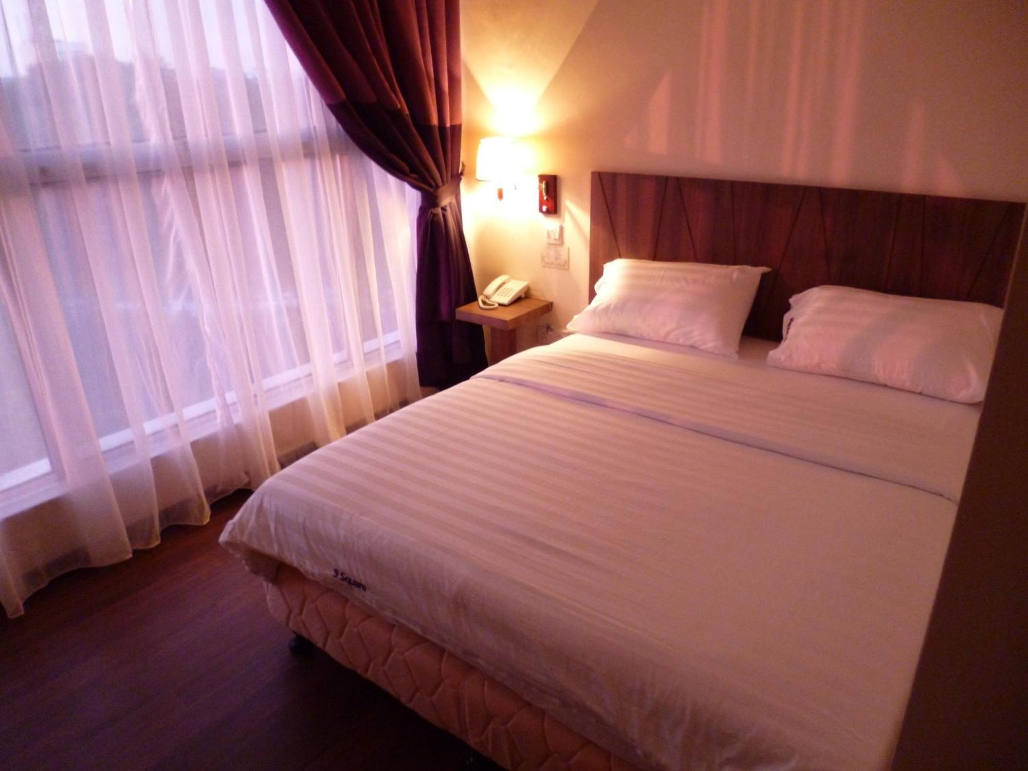 9 Square Hotel - Bangi Buitenkant foto