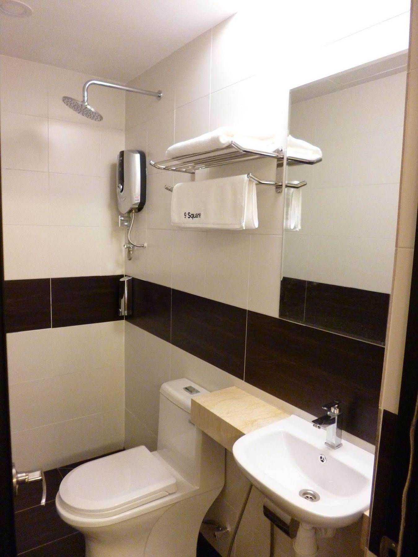 9 Square Hotel - Bangi Buitenkant foto