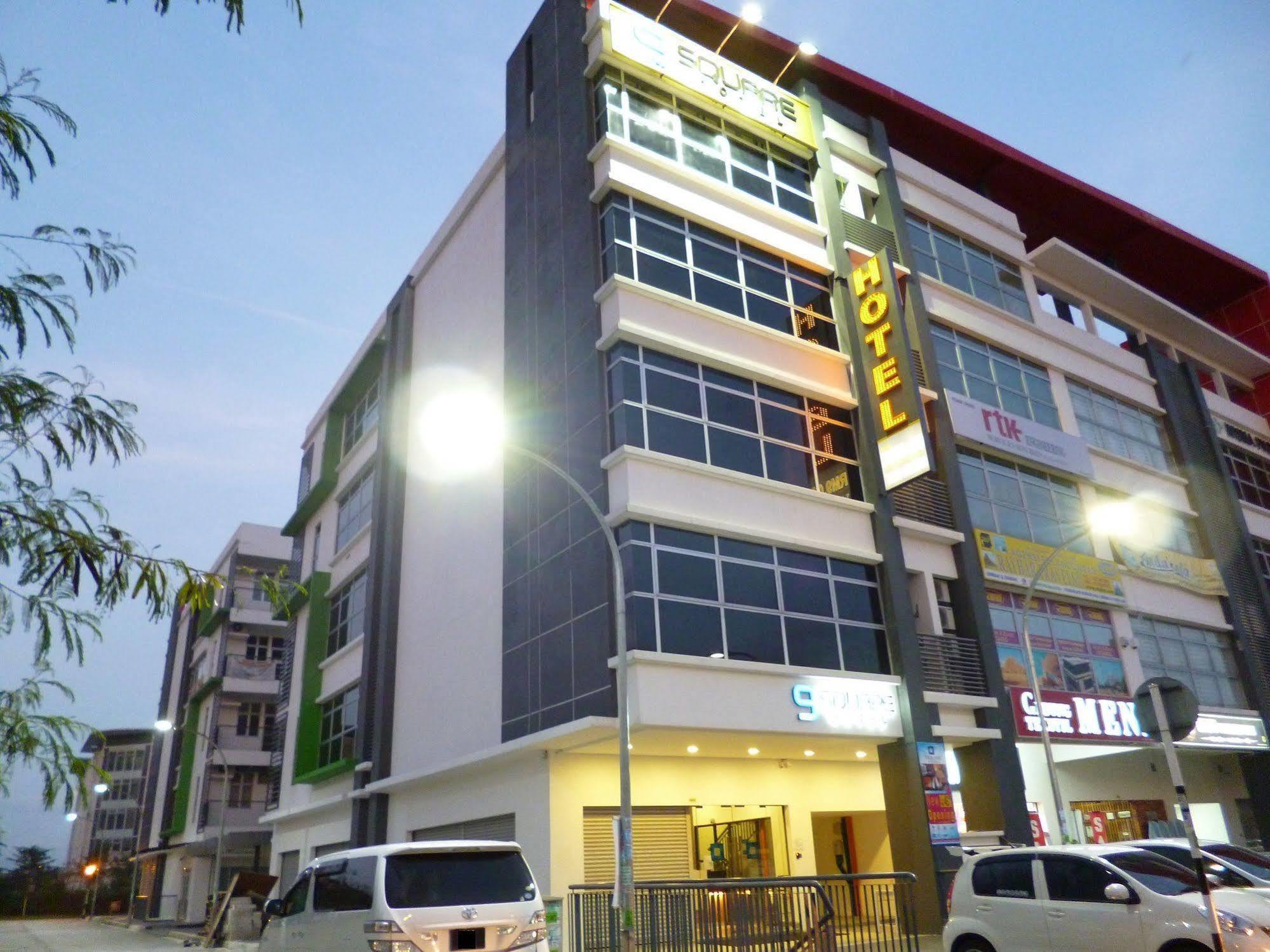 9 Square Hotel - Bangi Buitenkant foto