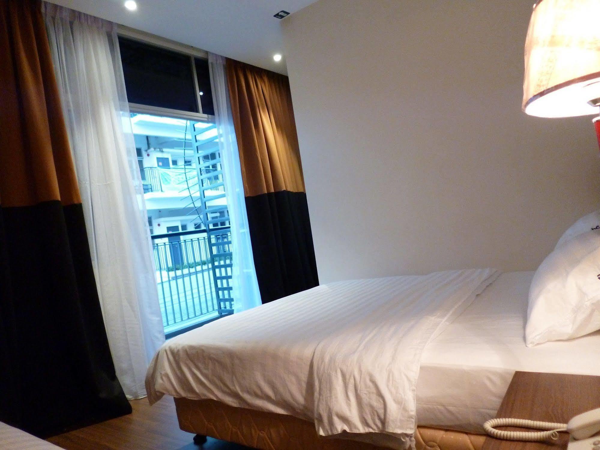 9 Square Hotel - Bangi Buitenkant foto